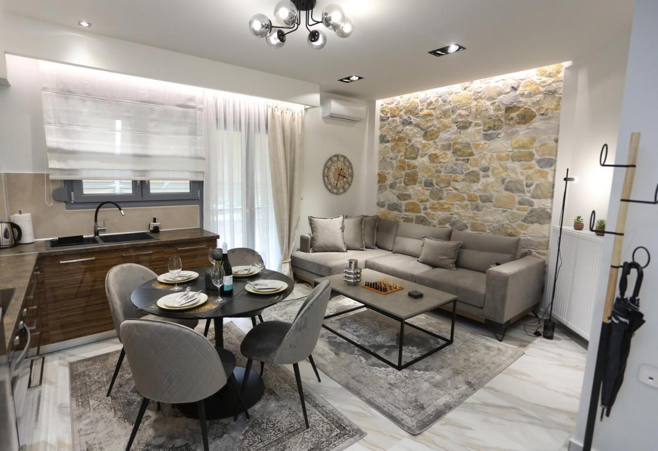 La Larissa Luxury Apartments Trekke Bagian luar foto