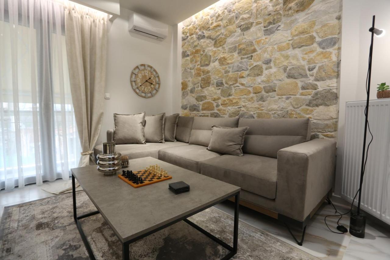 La Larissa Luxury Apartments Trekke Bagian luar foto