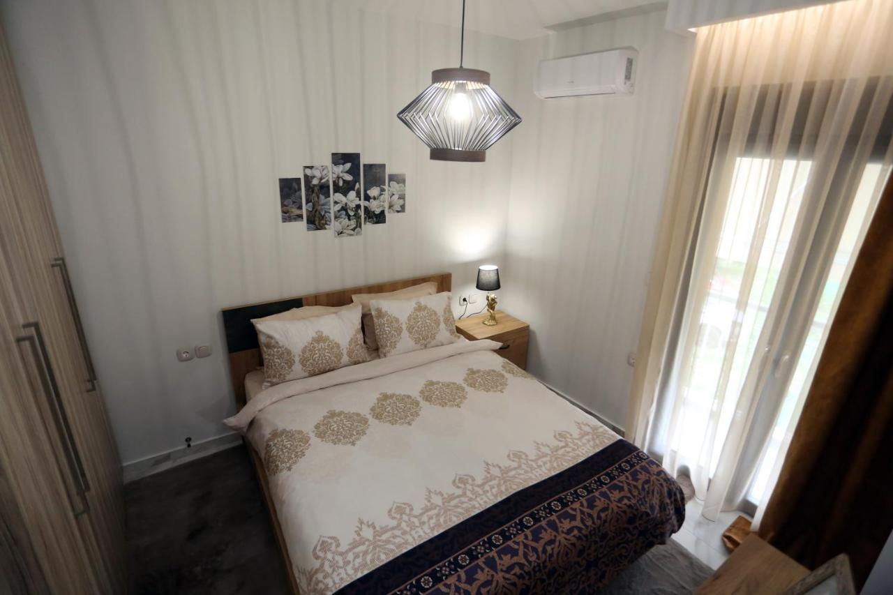 La Larissa Luxury Apartments Trekke Bagian luar foto